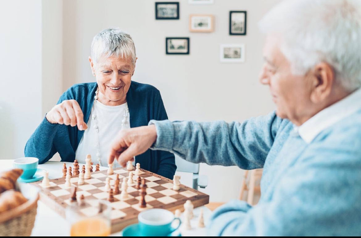Чем можно занять пожилого человека дома⁉️